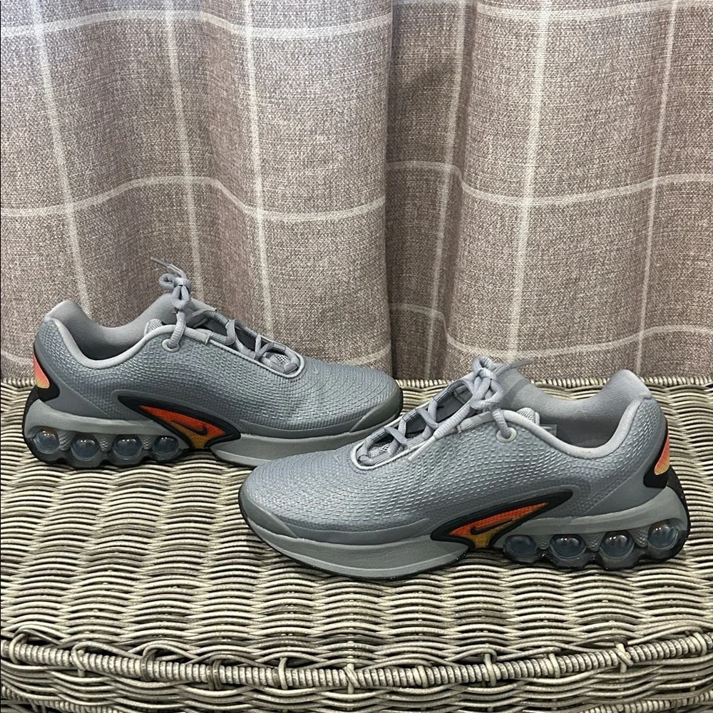 Nike Air Max Dn Particle Grey (GS) - FB8987-002 6Y but fits woman size 7.5 - Picture 2 of 6